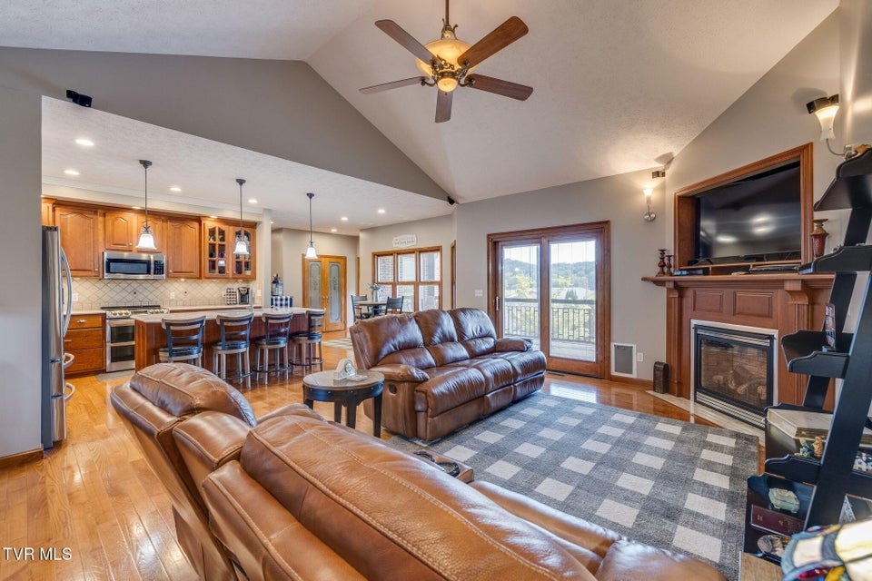 Photo #9: 599 Church Lane