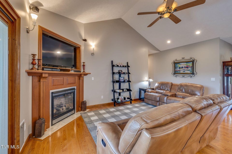 Photo #10: 599 Church Lane