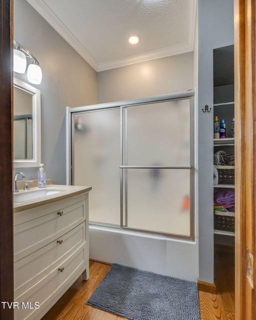 Photo #33: 599 Church Lane