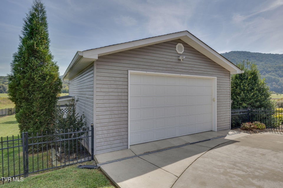 Photo #71: 599 Church Lane