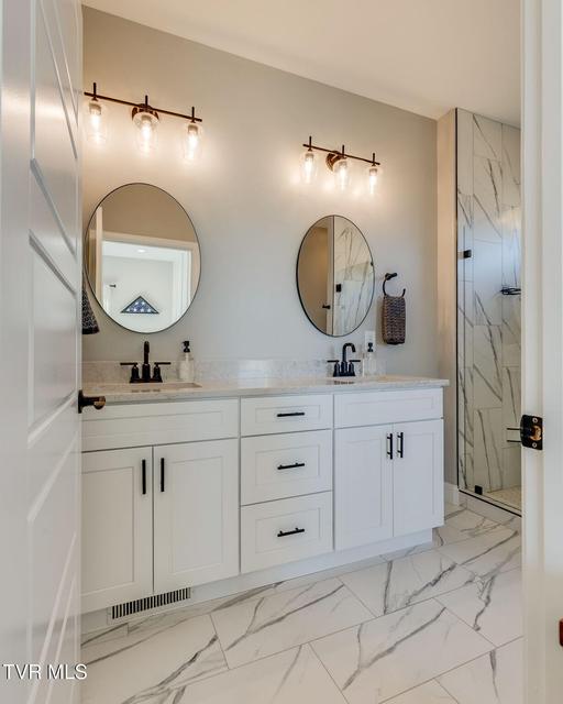 Photo #16: 1492 Orchard View Lane