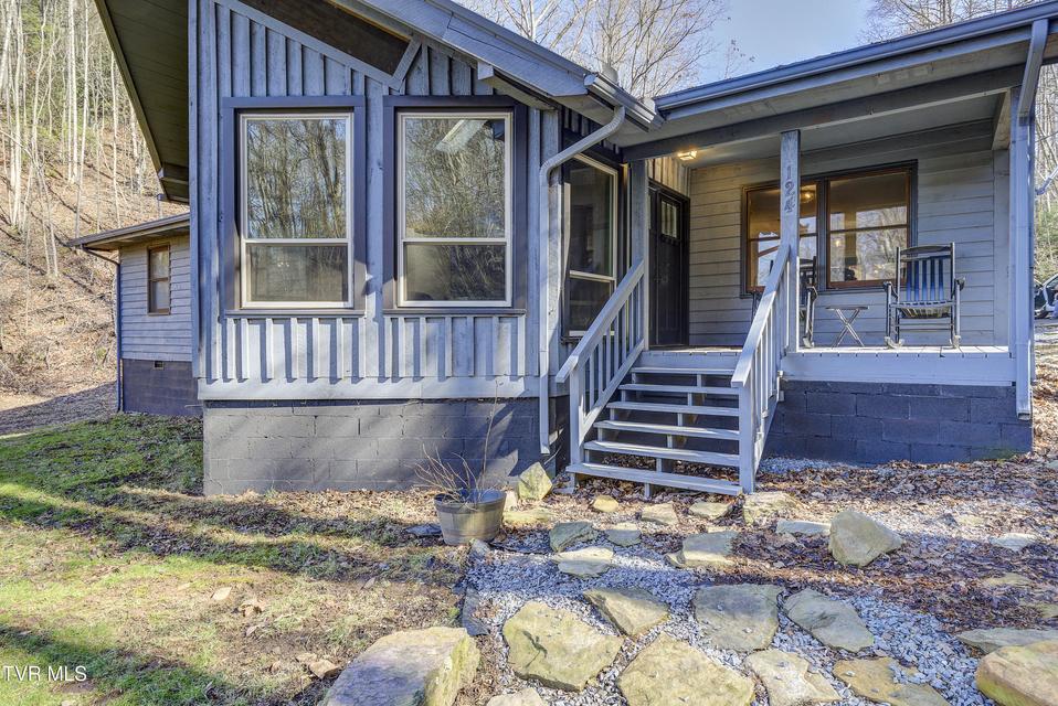 Photo #4: 124 Ogle Road