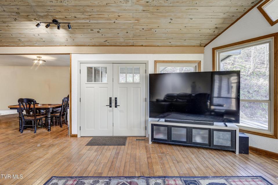 Photo #9: 124 Ogle Road