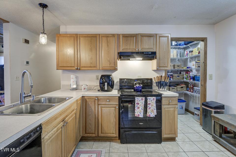 Photo #15: 124 Ogle Road