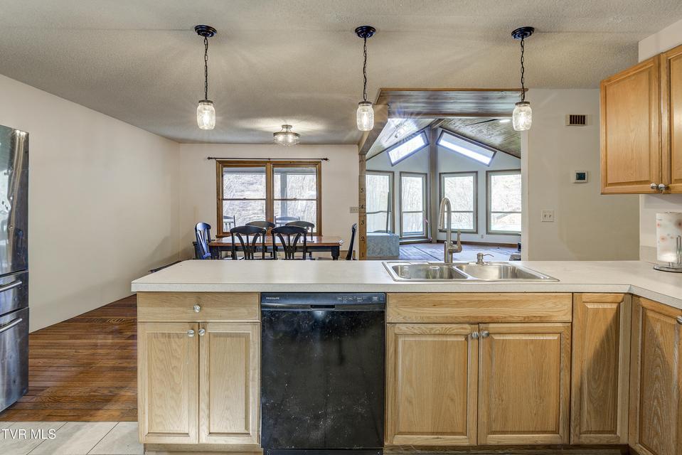 Photo #16: 124 Ogle Road