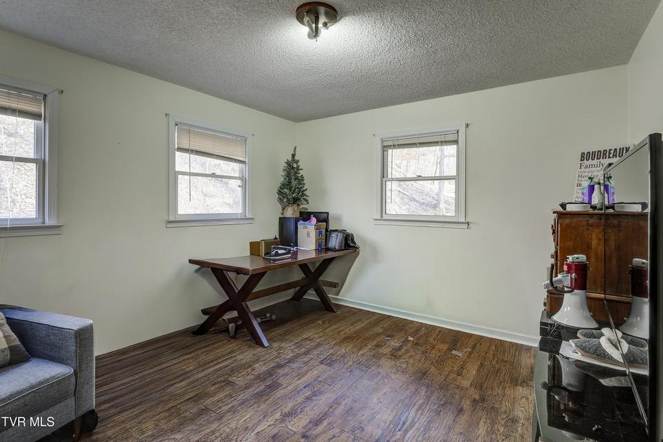 Photo #25: 124 Ogle Road