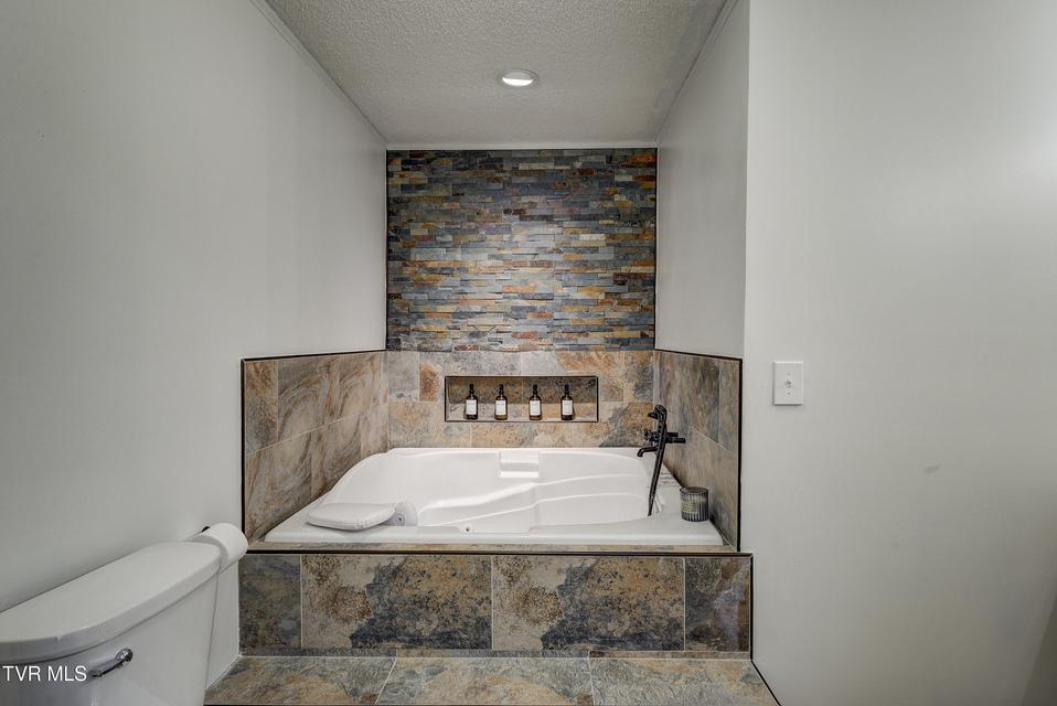 Photo #30: 124 Ogle Road