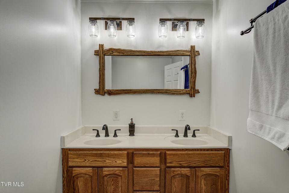 Photo #31: 124 Ogle Road