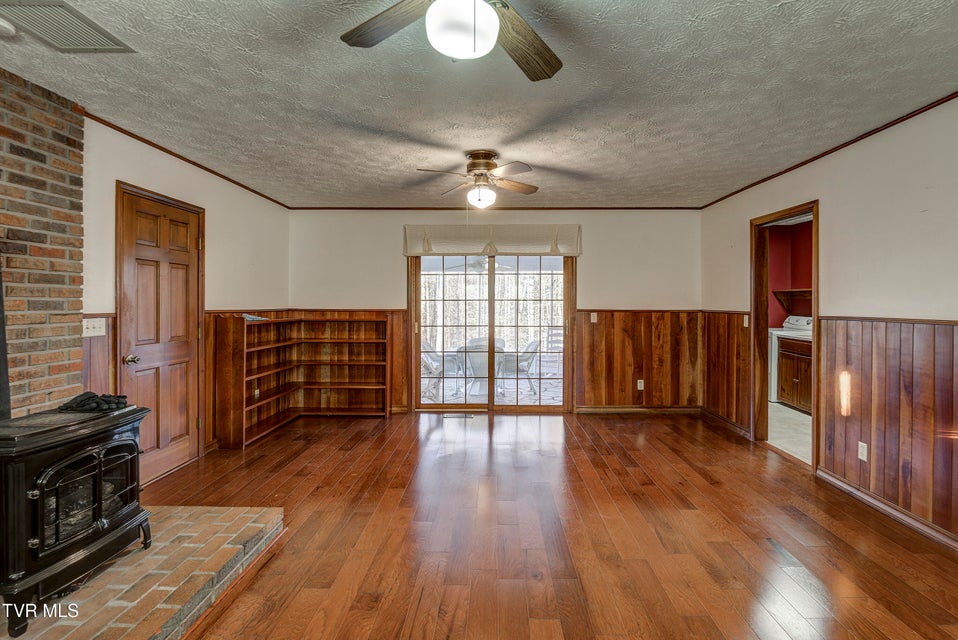 Photo #32: 150 Miller Crossing