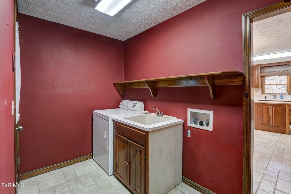 Photo #35: 150 Miller Crossing