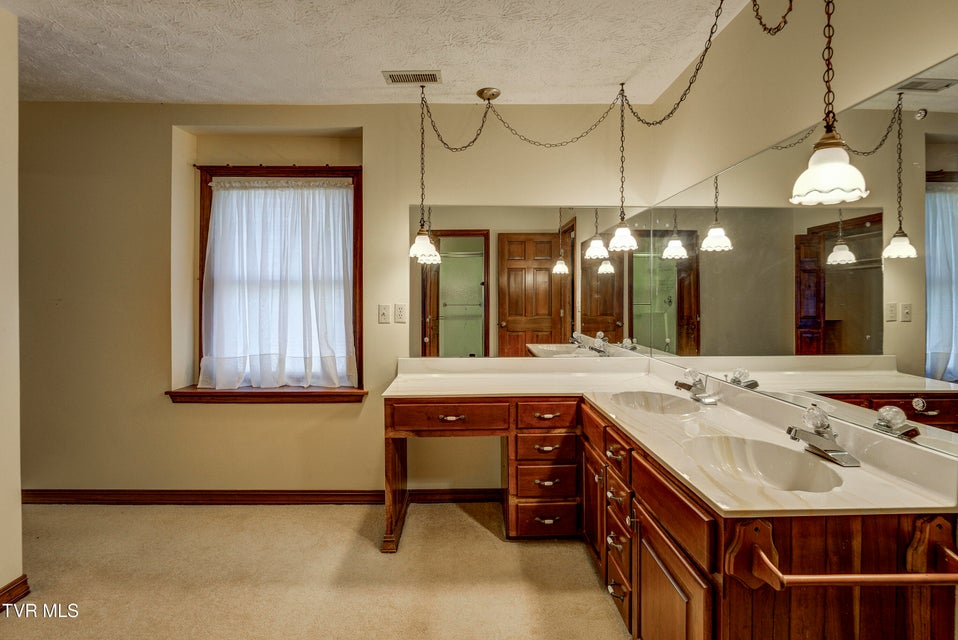 Photo #43: 150 Miller Crossing