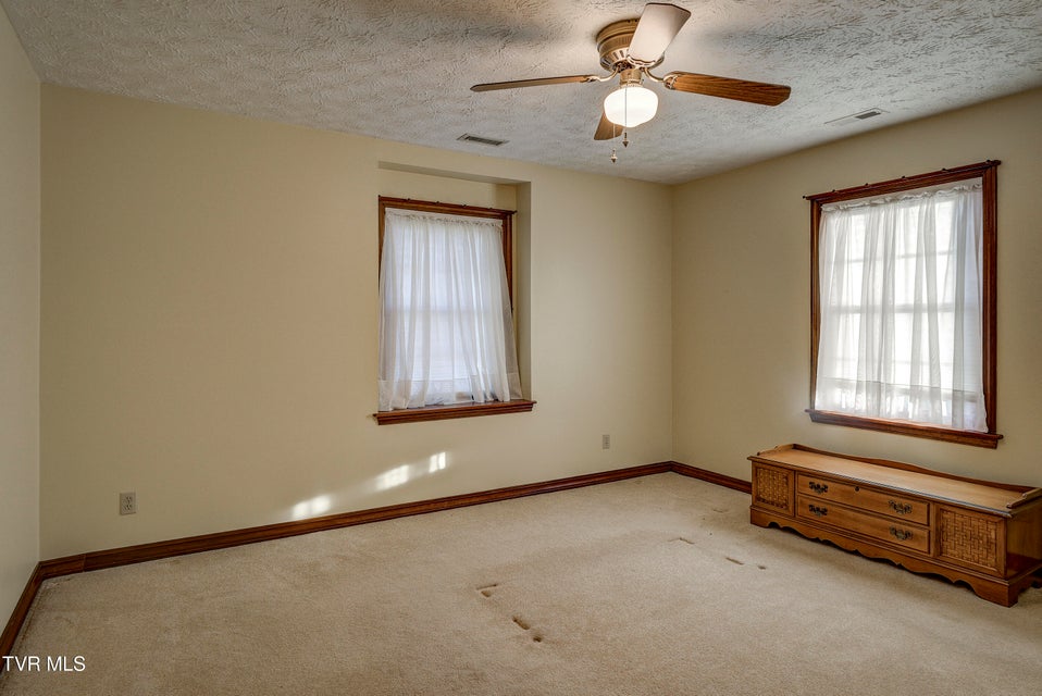 Photo #45: 150 Miller Crossing