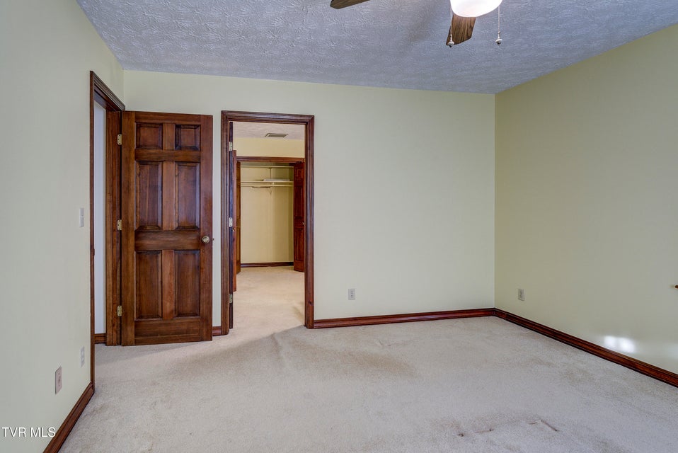 Photo #46: 150 Miller Crossing