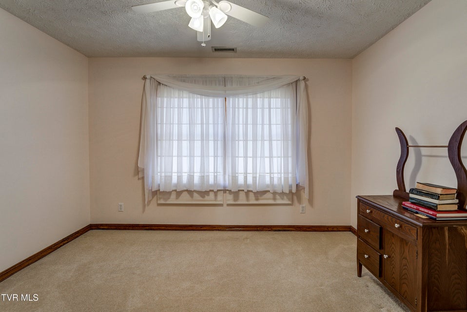 Photo #51: 150 Miller Crossing