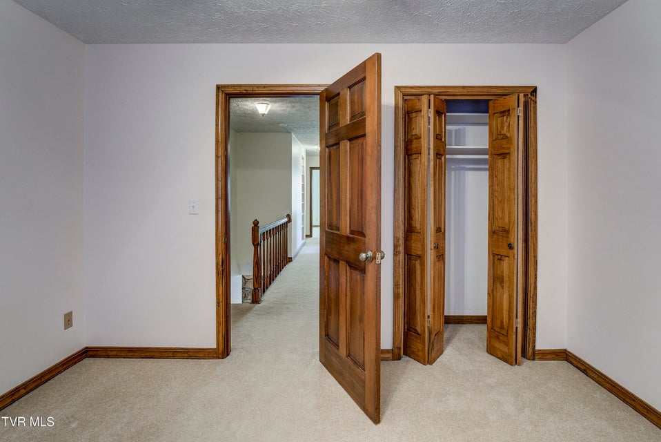 Photo #52: 150 Miller Crossing