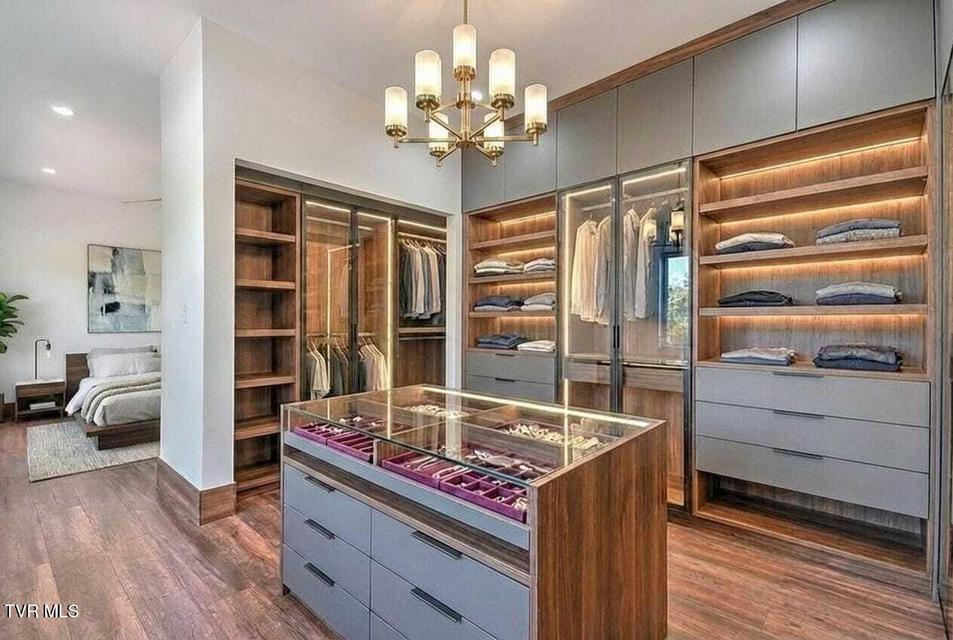 Photo #7: 3 Overlook Court