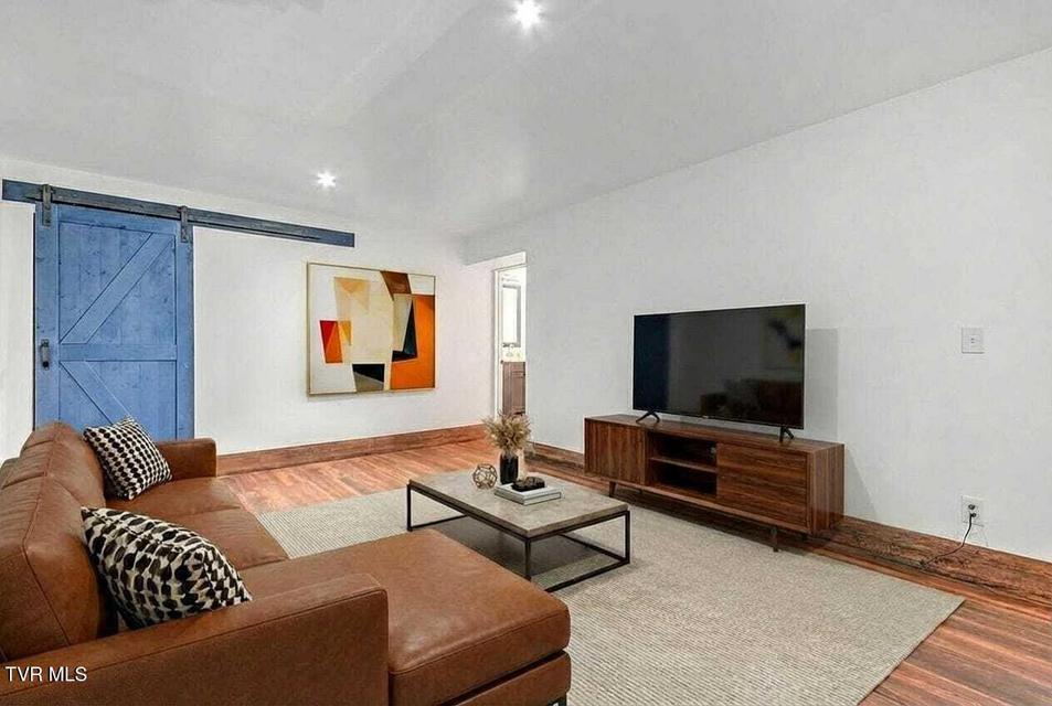 Photo #11: 3 Overlook Court