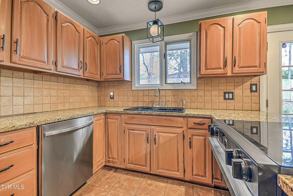 Photo #21: 149 Kingsbridge 