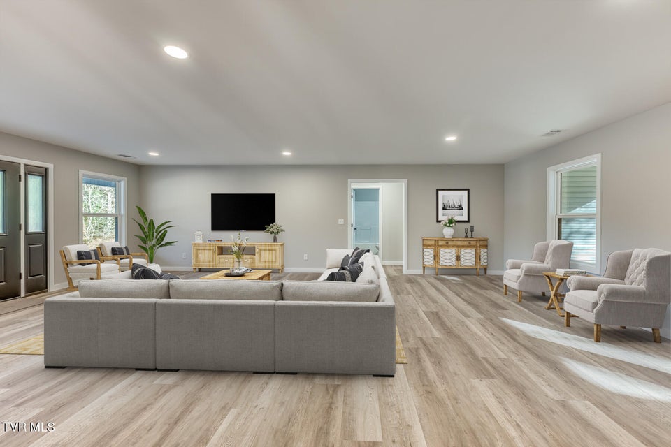 Photo #9: 1105 Laurelwood Lane