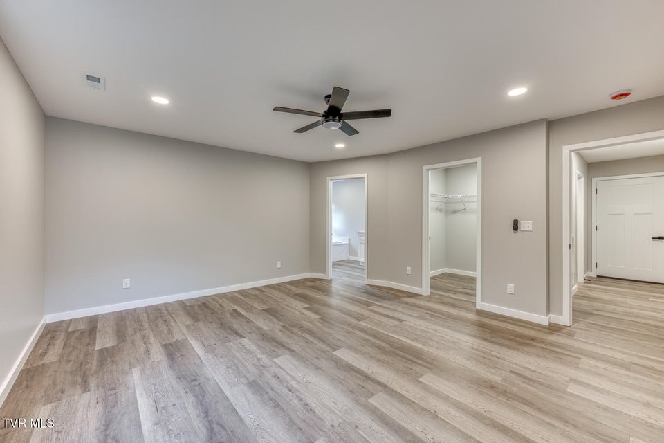 Photo #33: 1105 Laurelwood Lane