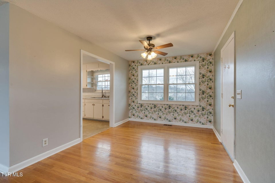 Photo #8: 817 Mimosa Drive