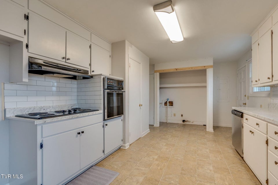 Photo #10: 817 Mimosa Drive