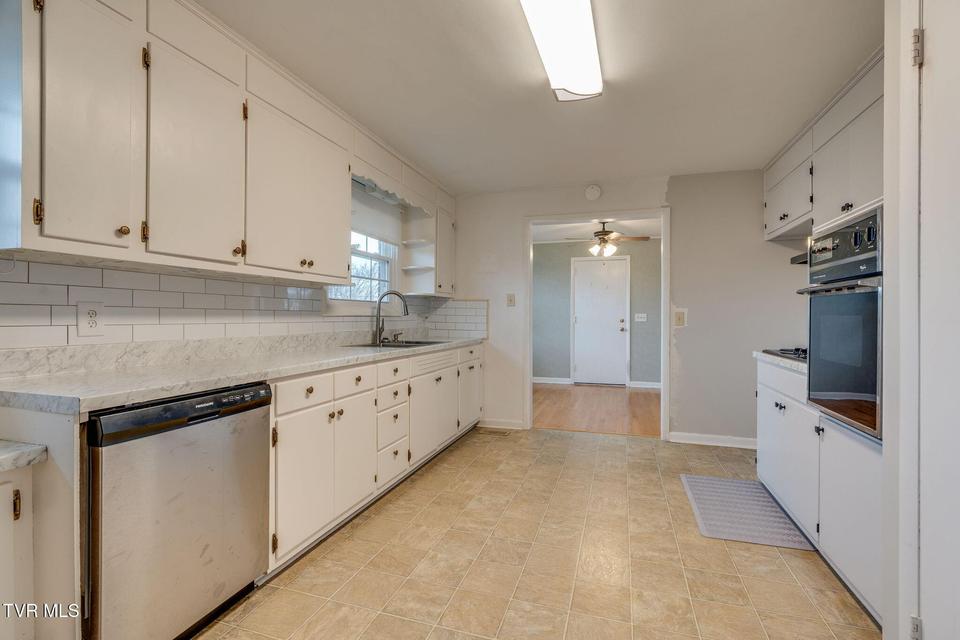 Photo #11: 817 Mimosa Drive