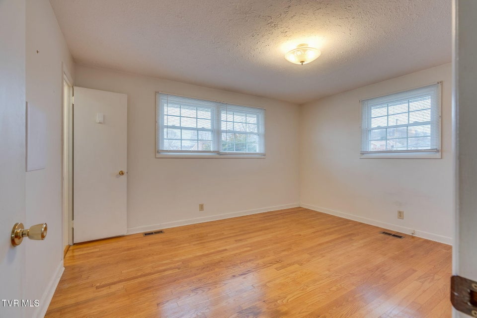 Photo #13: 817 Mimosa Drive