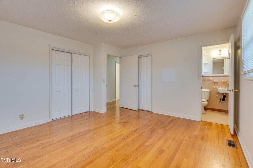 Photo #15: 817 Mimosa Drive