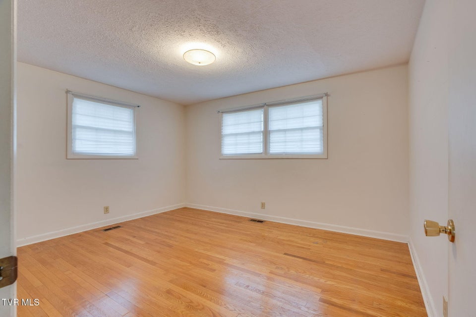 Photo #17: 817 Mimosa Drive