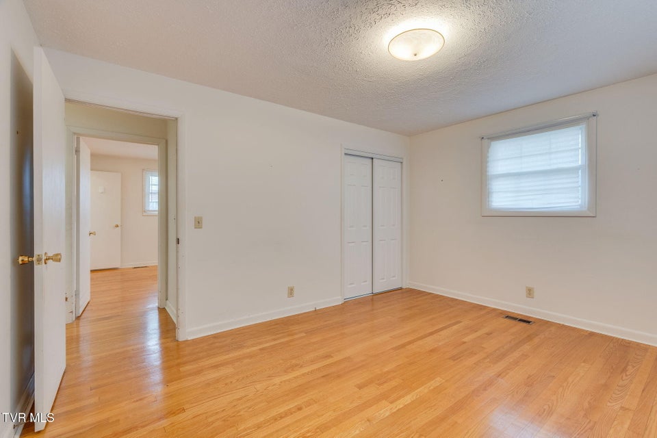 Photo #18: 817 Mimosa Drive