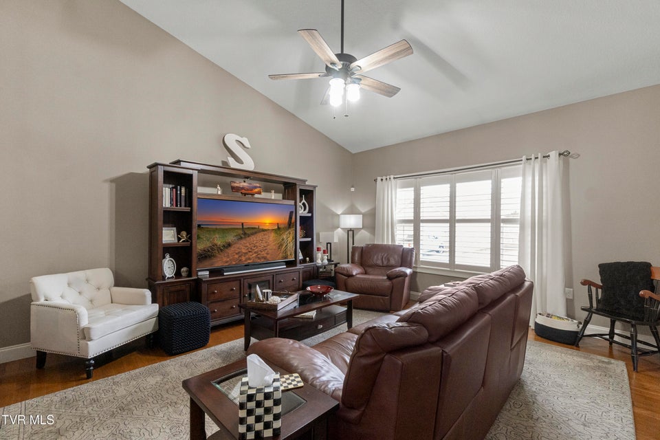 Photo #8: 132 Southridge Drive