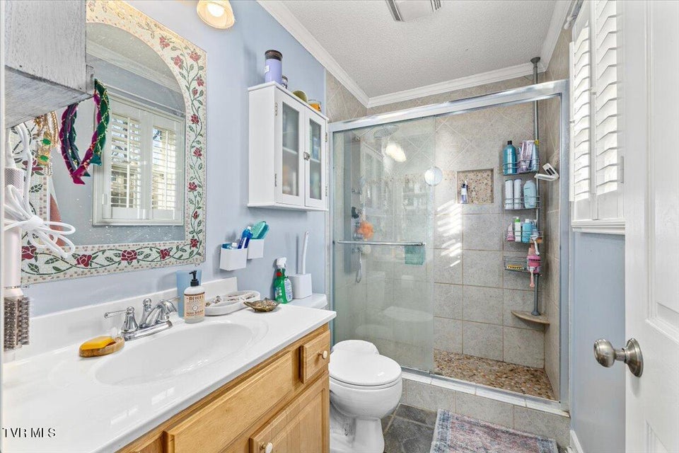 Photo #6: 1069 Snowden Terrace