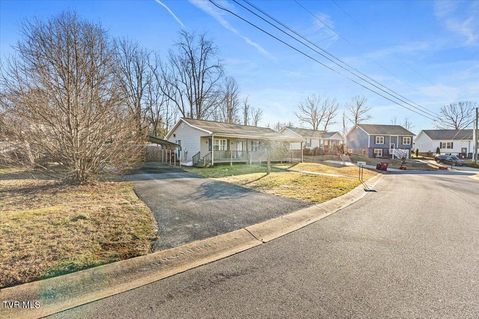 Photo #28: 1069 Snowden Terrace