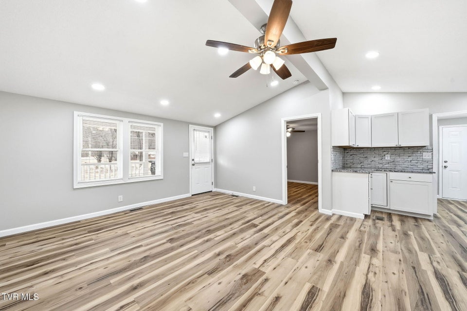 Photo #4: 68 Harold Cemetery Road