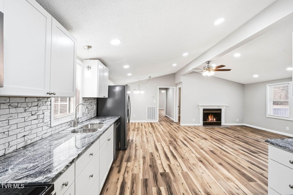 Photo #6: 68 Harold Cemetery Road