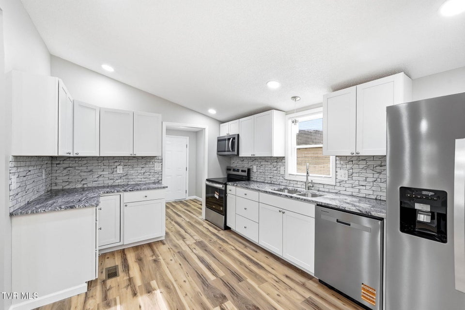 Photo #7: 68 Harold Cemetery Road