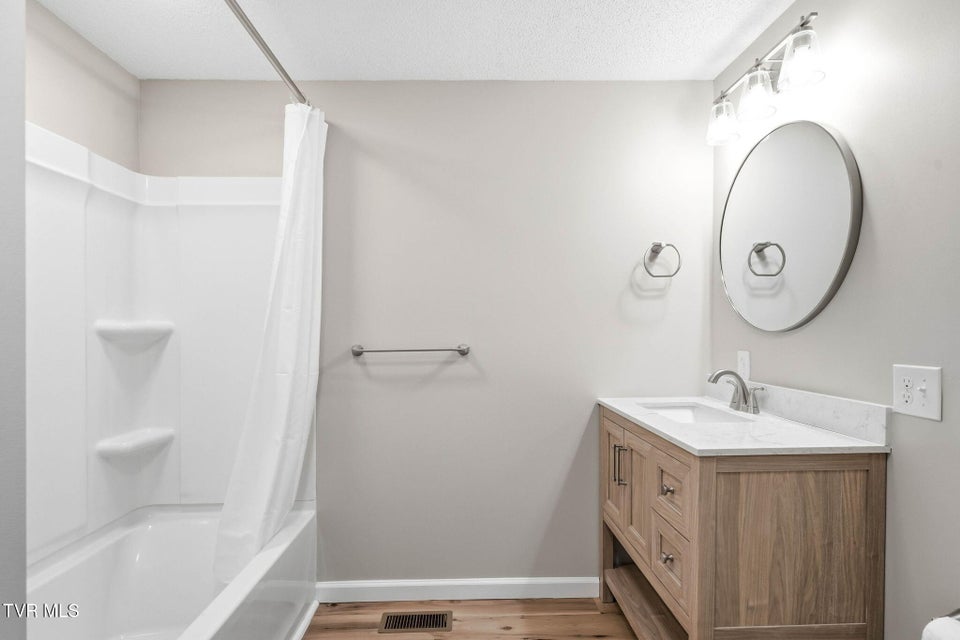 Photo #10: 68 Harold Cemetery Road