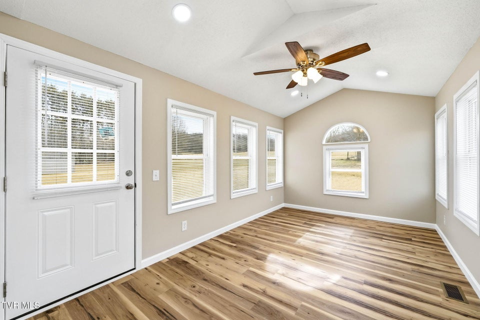 Photo #18: 68 Harold Cemetery Road