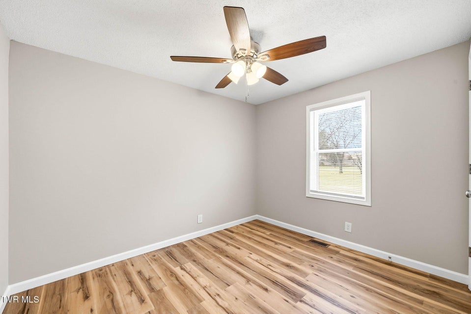 Photo #11: 68 Harold Cemetery Road