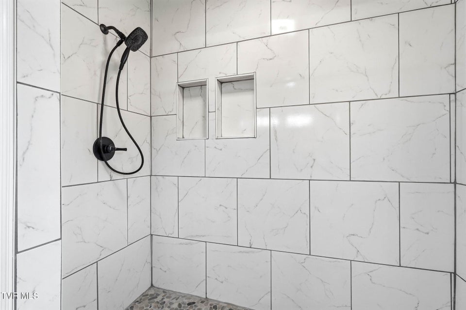 Photo #14: 68 Harold Cemetery Road