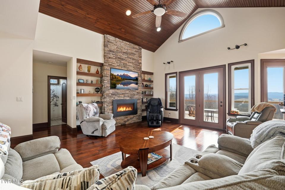 Photo #11: 290 Spyglass Drive