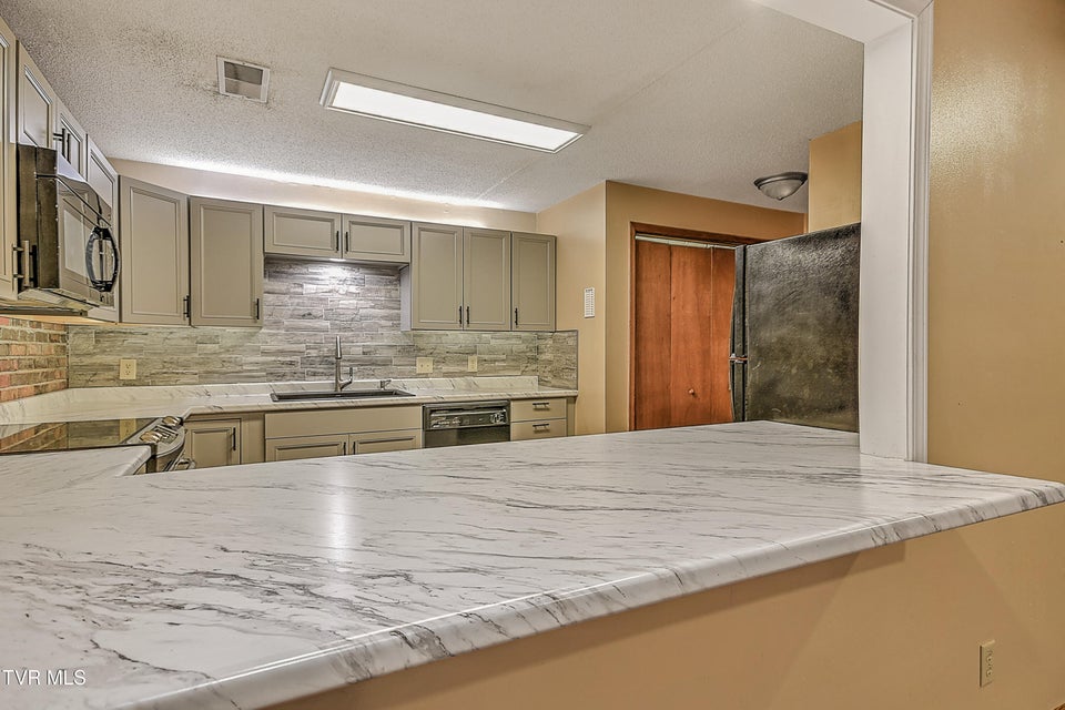 Photo #9: 500 Fleetwood Drive