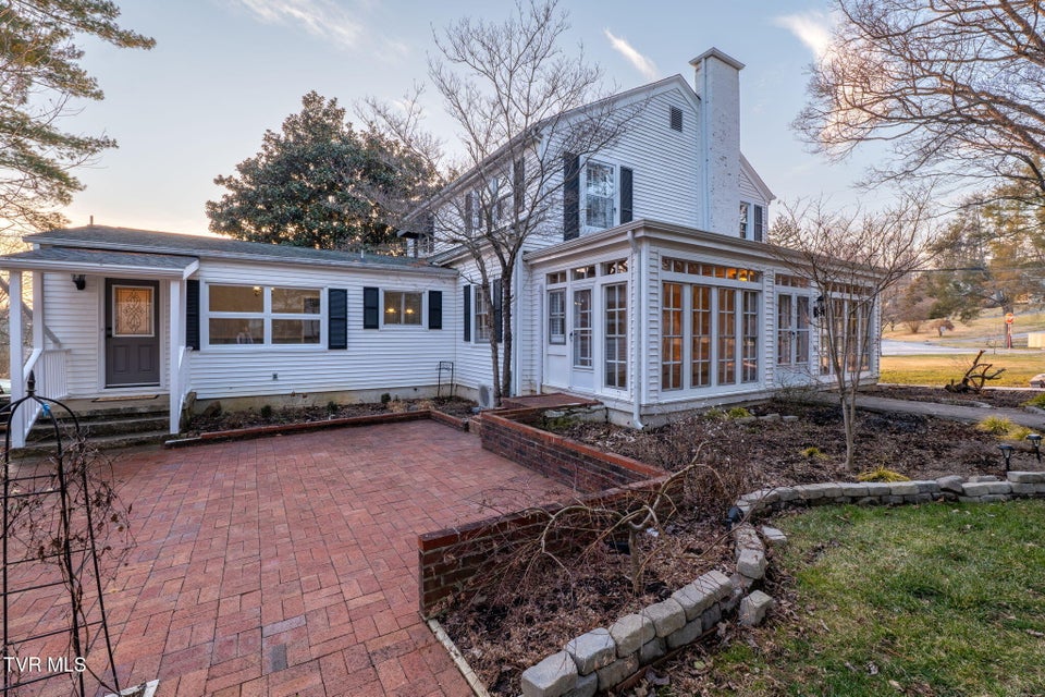 Photo #5: 2111 Lee Highway