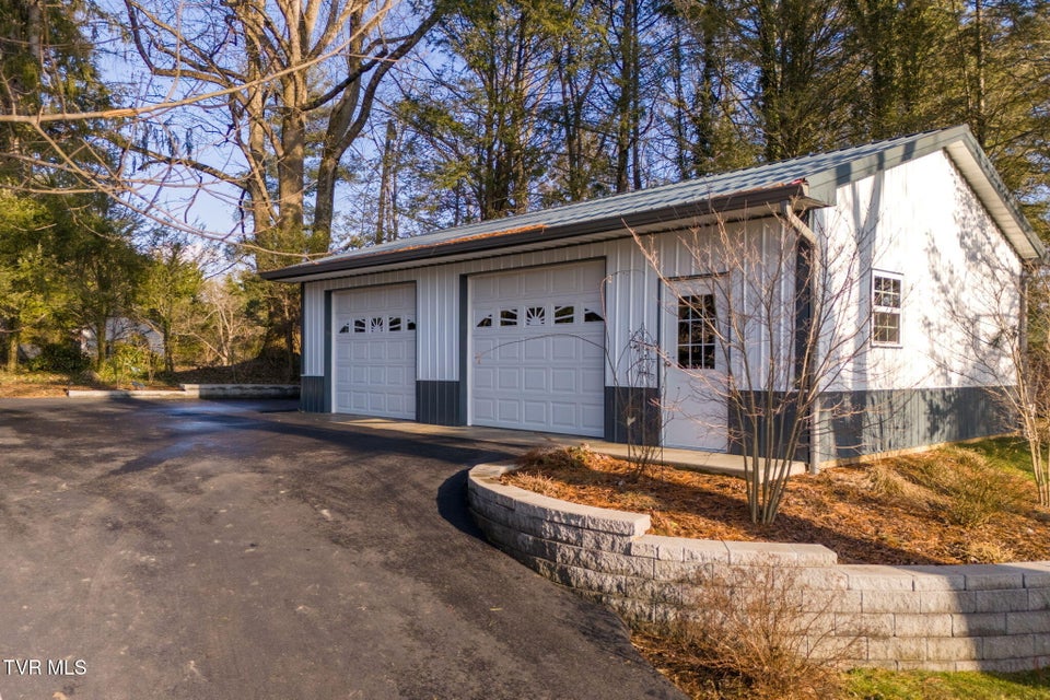 Photo #12: 2111 Lee Highway