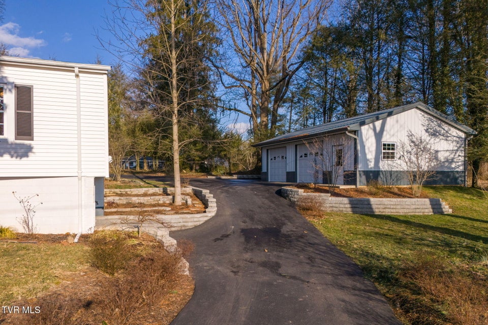 Photo #13: 2111 Lee Highway