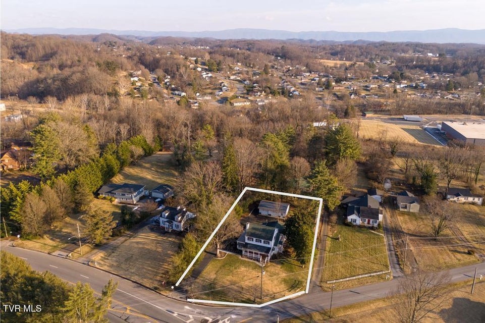 Photo #19: 2111 Lee Highway