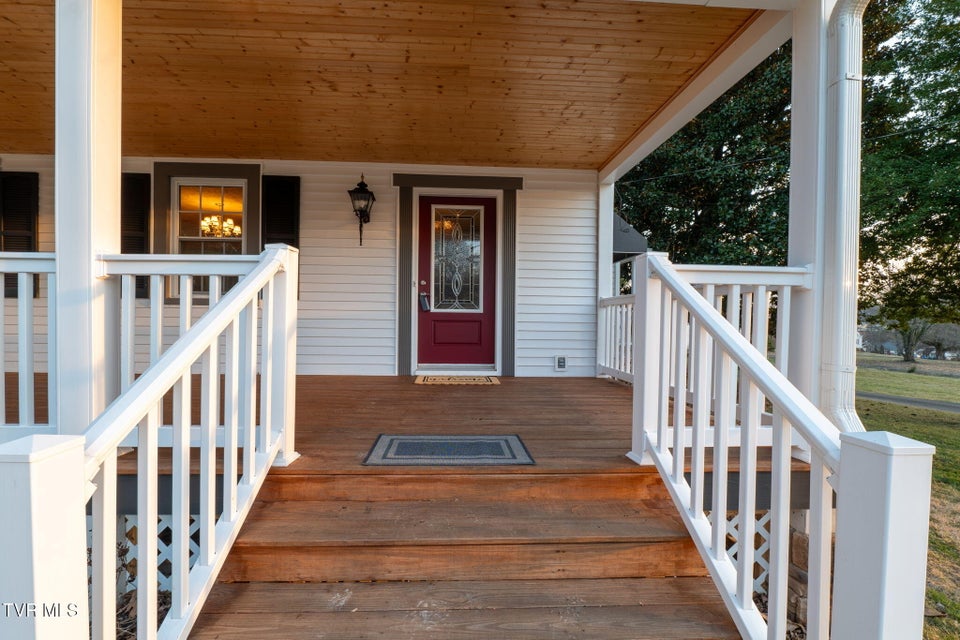 Photo #26: 2111 Lee Highway