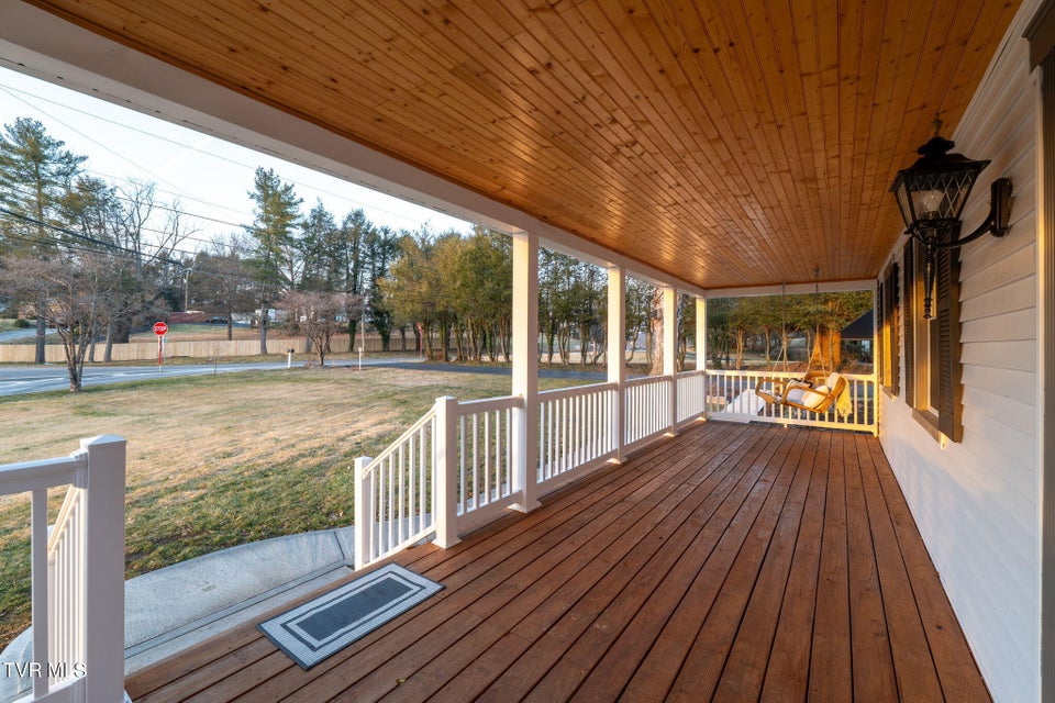 Photo #27: 2111 Lee Highway