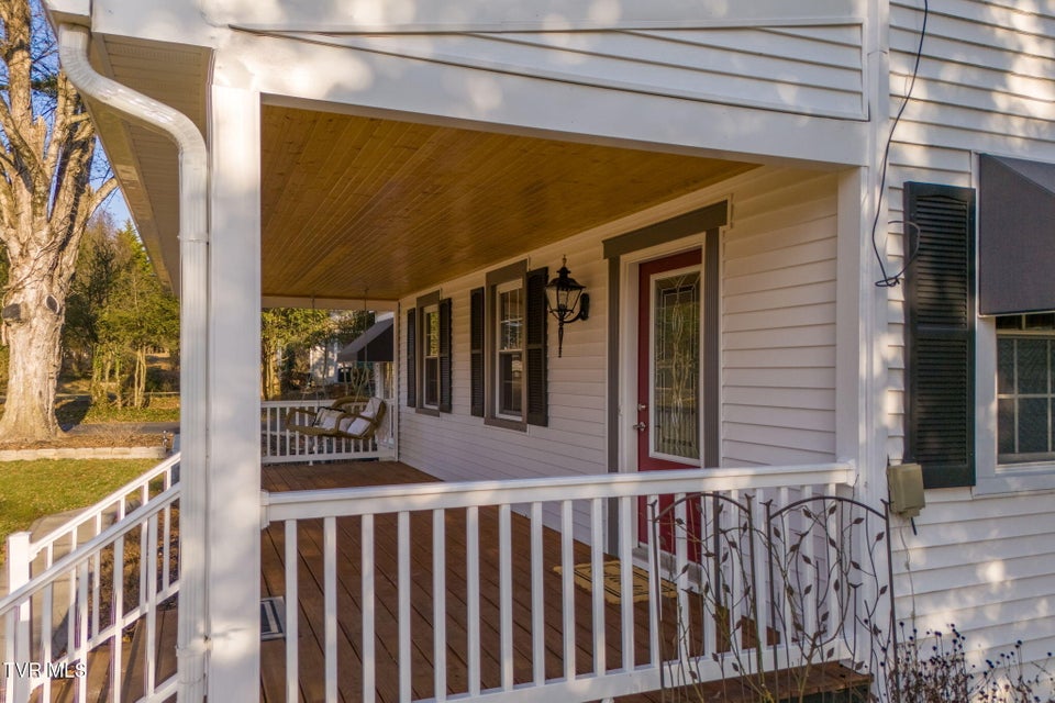 Photo #29: 2111 Lee Highway